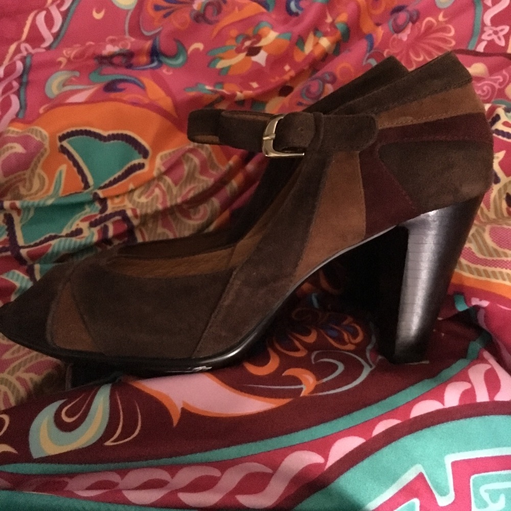 Sofft L/E Suede Pumps Size 8 New W/O Box OBO